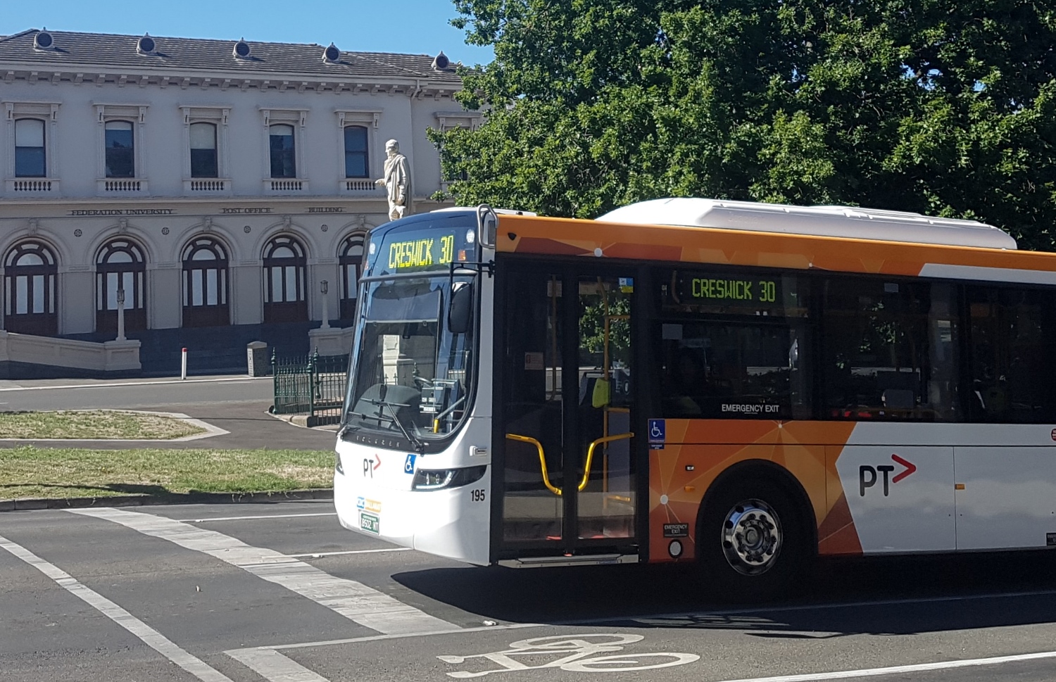 Ballarat bus passengers still waiting