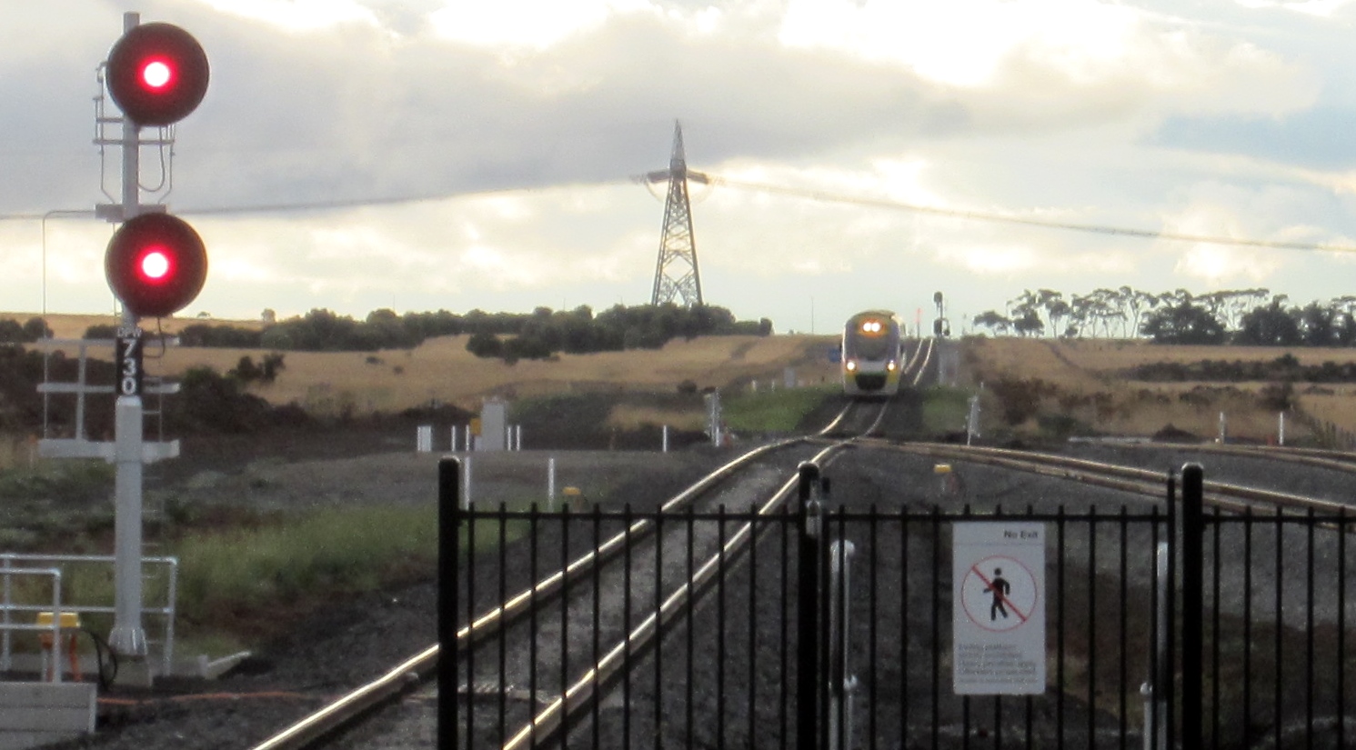 Ballarat commuters shortchanged by piecemeal track duplication