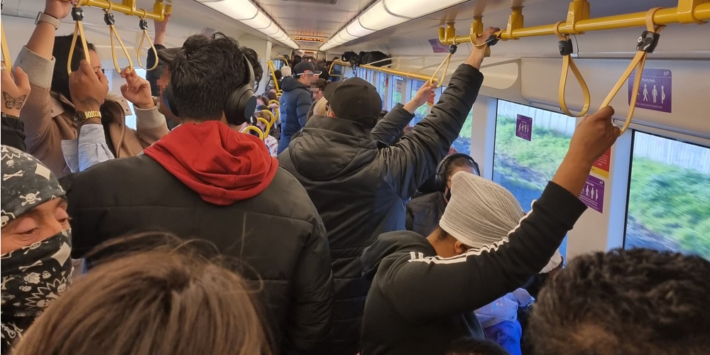 Ballarat V/Line weekend crowded train